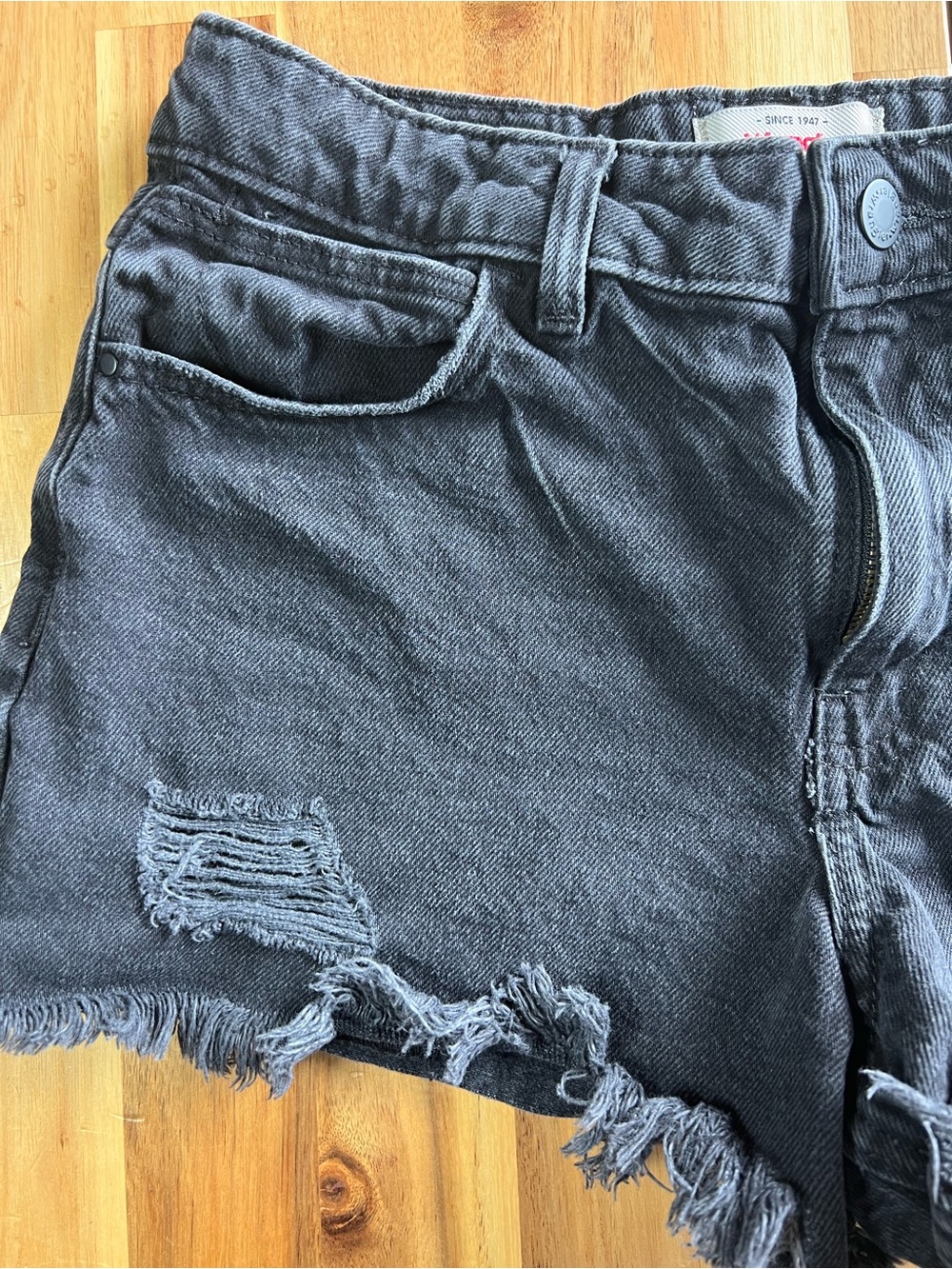 Wrangler High Rise Vintage Black Distressed Denim Shorts Size 4 - Picture 8 of 9